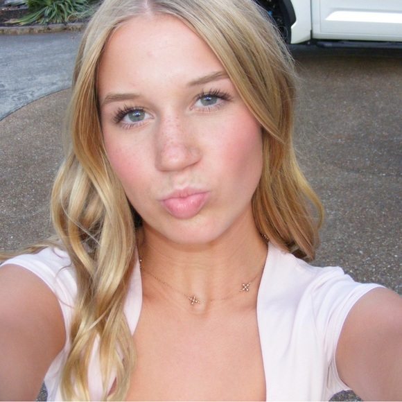 Meet your Posher, Emma - Picture 1 of 1